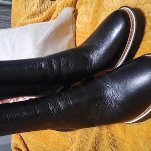 Elegant Black Leather Women's Boots